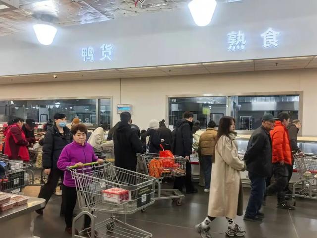 实探开心农场A会员店：低配的山姆、高配的乐尔乐和农贸集市