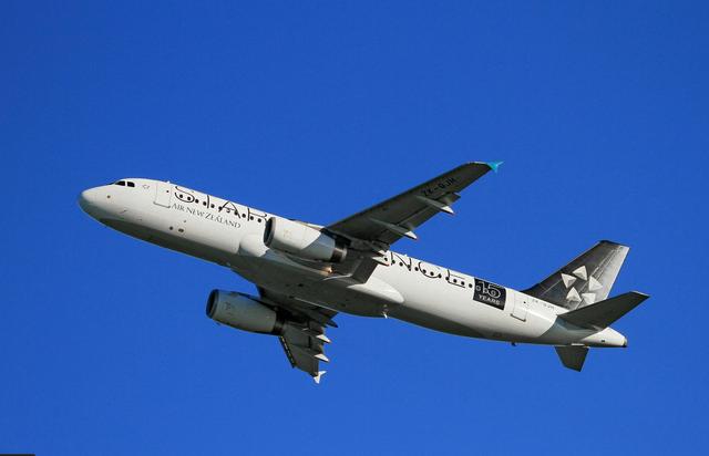 三大航空日亏数百万元，航空公司的亏损该怎么破局？