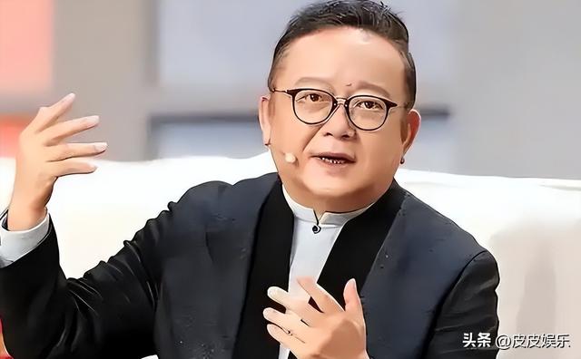 事实证明，被传卖掉上亿豪宅移民美国的王刚，已经走上另一条大道