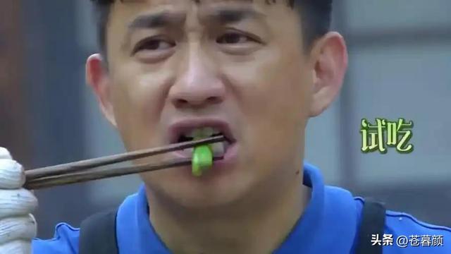 55岁黄磊还能活多久？睡前戴呼吸机，每天一把药，曾被曝有心脏病