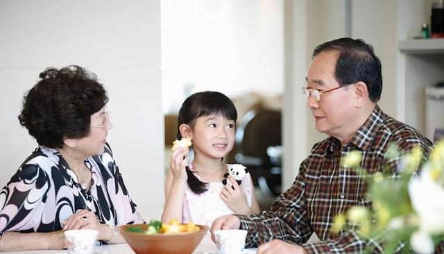 千万别打 2 岁前和 6 岁后的孩子，再生气也不要打，告诉你为什么