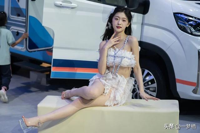 2025成都车展上的模特们