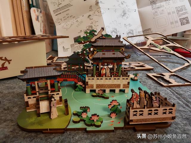 一帧凤冠、一曲红楼、一台风车：这些文创里竟藏着文化与时光？