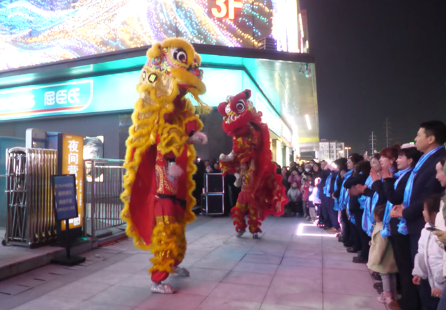 篝火燃动夜经济 文化体验聚人气