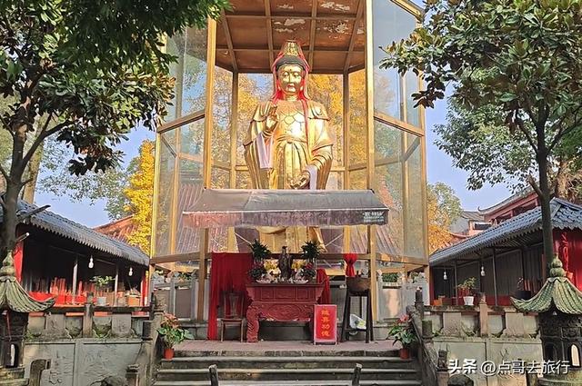 成都被严重低估的寺庙，大殿华丽庄重，让人吃惊不小，公交可直达
