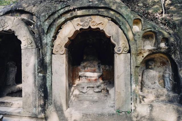 一到秋天，南京就美成了金陵