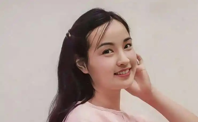 钱再多有什么用？75岁的“风流妖精	”刘晓庆，已经走上另一条道路