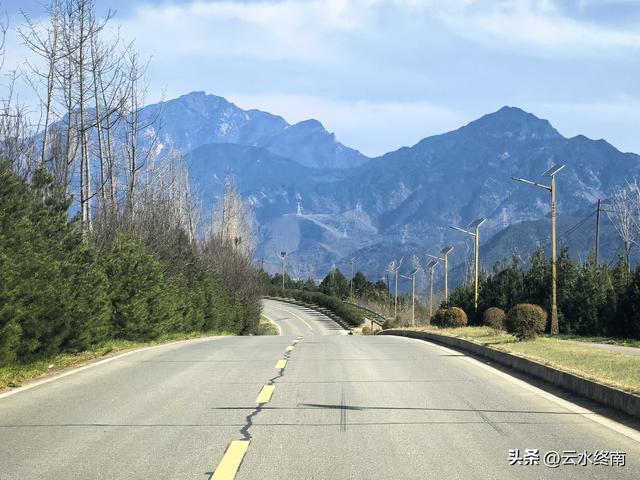 轻松开车看山景：有蓝田这条最美“山景路”，就没环山路什么事了