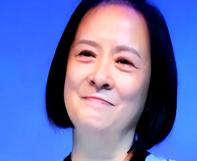 看到离婚三年搬进临时公寓的孙怡	，才知道白百何的做法有多高明