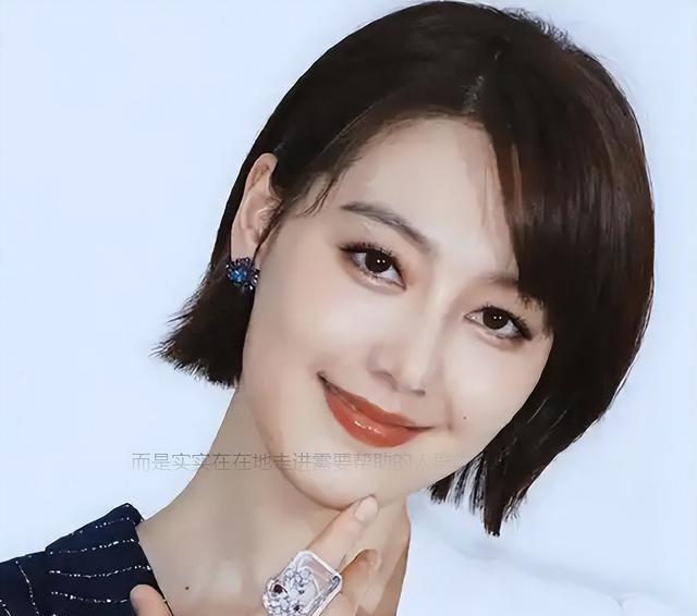 讨好大佬、陪睡上位、遭央视开除，被传与小尼结婚的她如今怎样