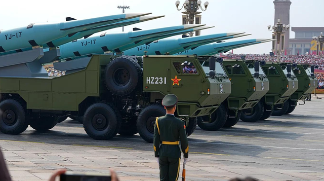 北京大阅兵后，俄方获新情报：美国已为中国准备25款秘密武器