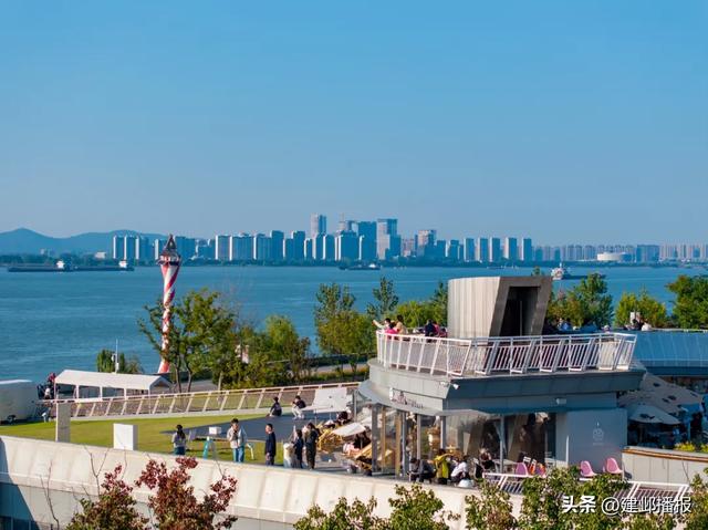 在建邺,“发呆”