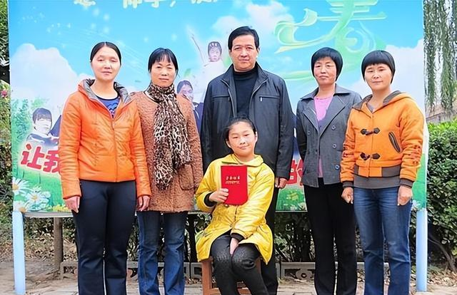 1982 年高材生王佐良娶瘫痪的张海迪，40 年后，才知他是人间清醒