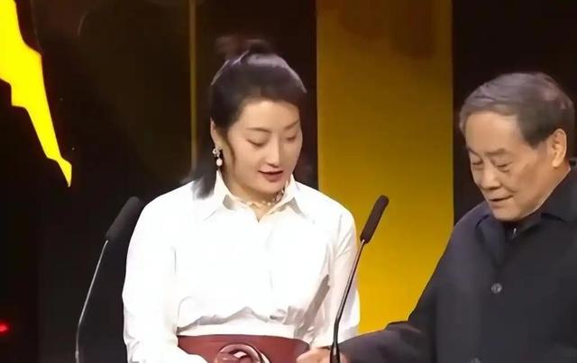 开始清算！宗馥莉已变更公司名，业务架空娃哈哈，私生子太像宗老