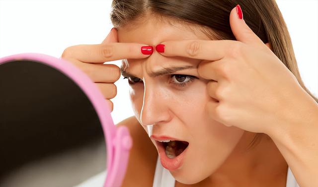 50岁女子脖子长疙瘩以为是脂肪粒，确诊HPV！医生：这些部位注意