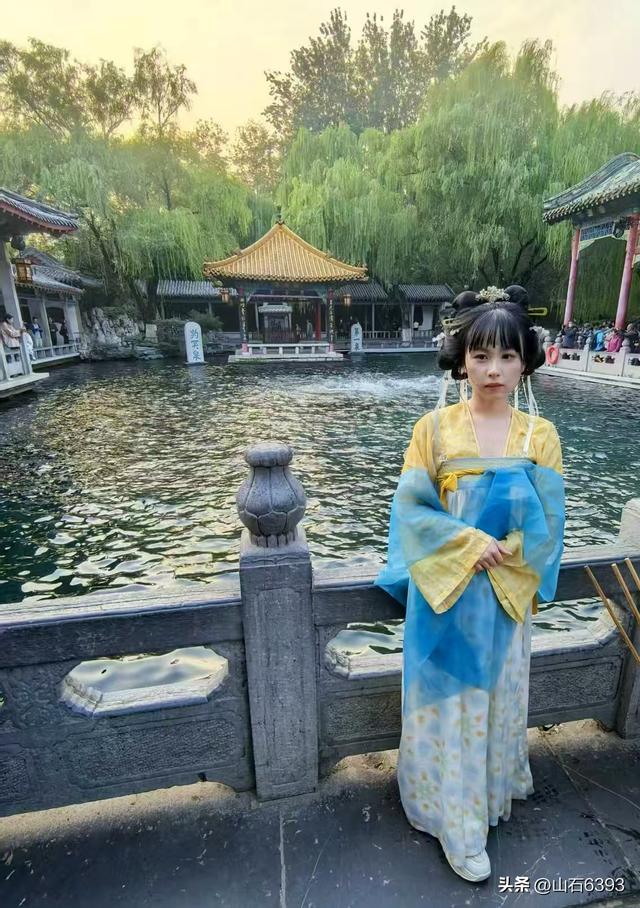 新华社原军事记者陶俊峰泉城美拍：趵突泉暴喷的壮美景色