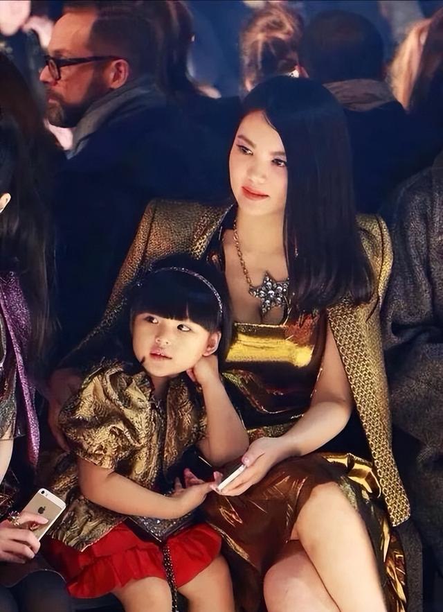 李湘风波再升级！被曝泰国求子只是冰山一角，11年前怀二胎被扒