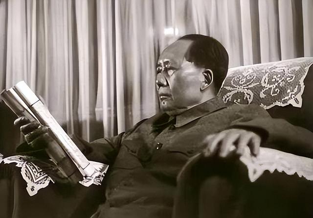 瞿秋白36岁慷慨赴死，建国后毛主席却说：以后少纪念他，这是为何