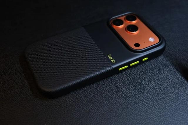 入手iPhone17后，我们还买了这7个好用的配件