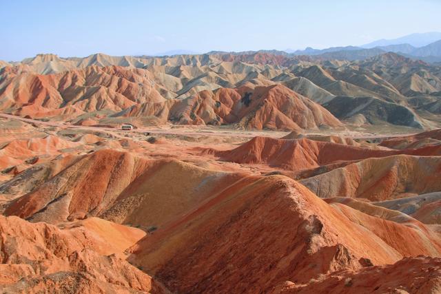 张掖七彩丹霞，一处“被上帝打翻的调色盘”，看大自然的鬼斧神工