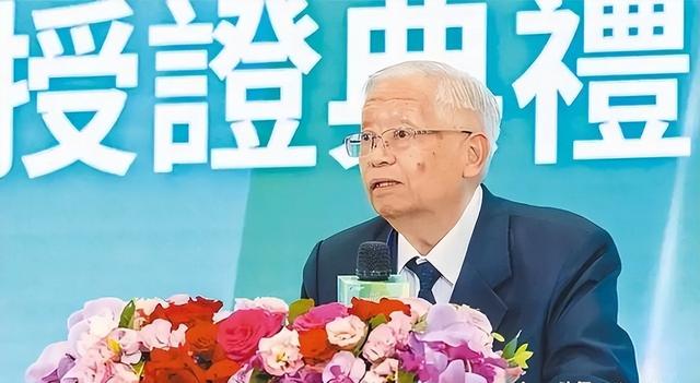 75岁芯片大佬潜逃美国！带核心技术机密，中国半导体经济警报拉响