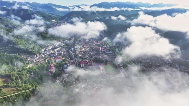 云起两当，邂逅梦幻之海