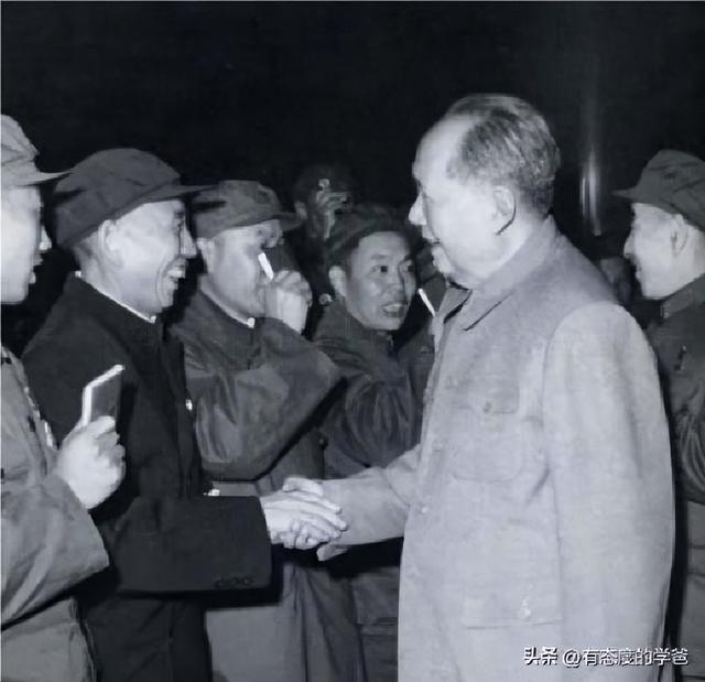 毛主席最喜爱的将领是谁？四位开国上将霸榜，旋风司令排第一