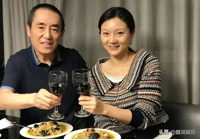 25年恩爱抵不过残酷现实，74岁张艺谋年老色衰，43岁陈婷花样年华