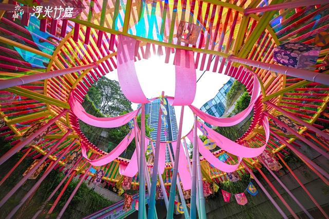 图集｜5大绝美机位+光影派对！深圳"浮光竹庭"限时开启，15min穿越东南亚