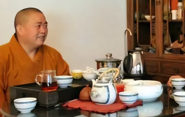 不查不知道一查吓一跳，掌管少林寺38年的释永信，私下到底多享受