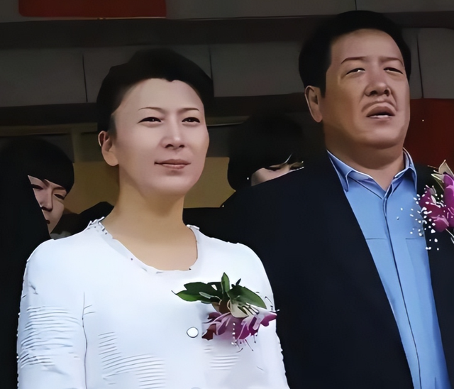 重罚！偷税、背人命债	，被官方彻查后首露面的闫学晶 迎来最终结局