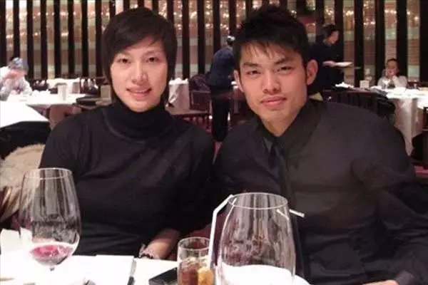 林丹出轨9年后，再看谢杏芳现状，才知道她的原谅才是最狠的报复