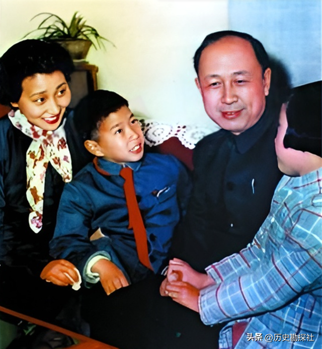 这就是钱学森后人真实的样貌，女儿定居美国，儿子长孙精忠报国！