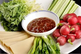 寻找东北老味道丨东北蘸酱菜：吃出东北的四季风情图片