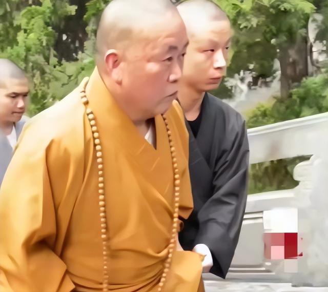 不查不知道一查吓一跳，掌控少林寺38年的释永信，私下到底有多豪