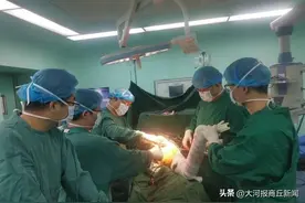 商丘67岁老人髋痛7年，全髋关节置换实现行走自由！图片