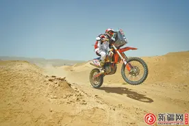 2025环塔拉力赛鸣枪开赛图片