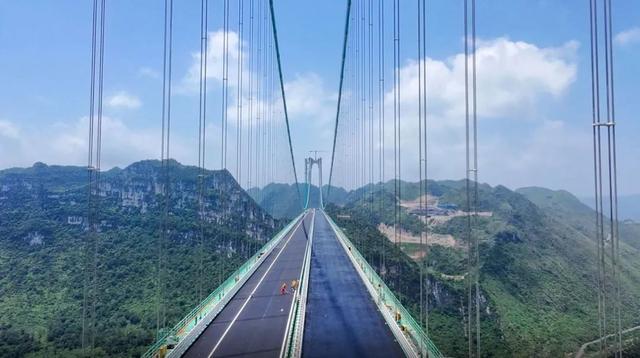 自研高弹改性沥青成功“登上”世界第一高桥！