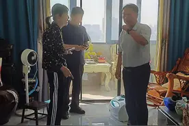 南阳市发展改革委开展国庆节慰问老党员老干部活动图片