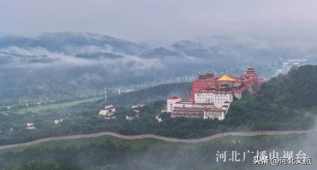 承德：云雾缭绕 晨景如画