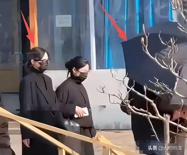 婚变传闻后，罗晋携任素汐与母亲去祈福，撕碎了唐嫣最后一丝体面