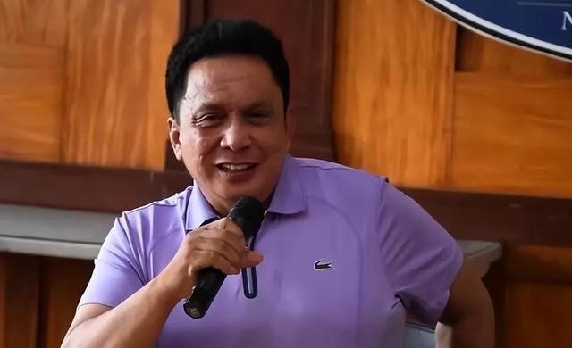 我们不少人曾错误地认为，杜特尔特总统反美亲中是为骗取我们援助