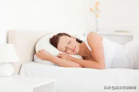 睡觉时身体突然“猛抖一下”，是什么原因呢？图片