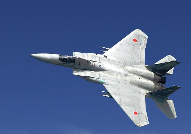 等不到"台湾有事"那天了！中俄三面包围琉球，高市慌忙求见特朗普