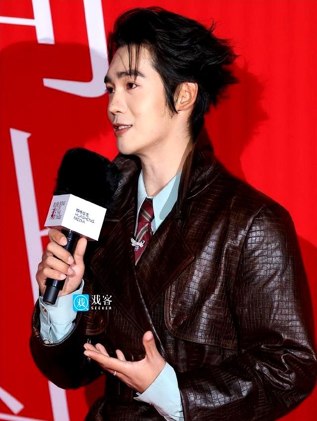 看马龙与井柏然、刘昊然同框，彻底明白，男明星和世界冠军的区别