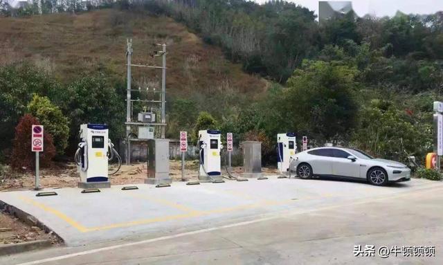 开电车上高速 你“堵”在充电桩了吗
