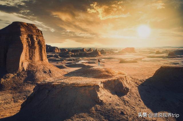 这里是中国最孤独的城市，人迹罕至无人区包围，却美得像个意外