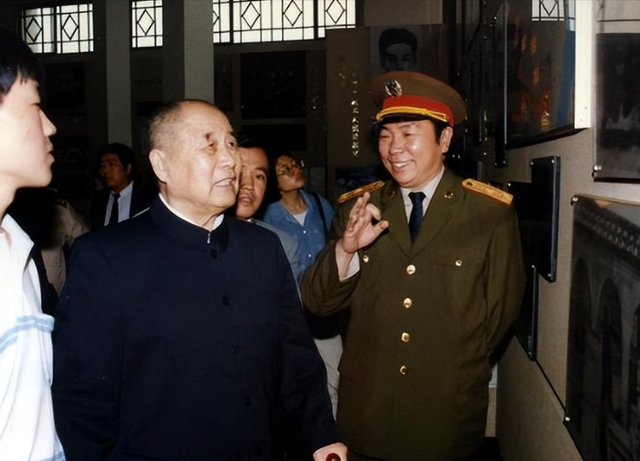 73年，毛主席想从军队里调一人当副主席，周总理立即心领神会