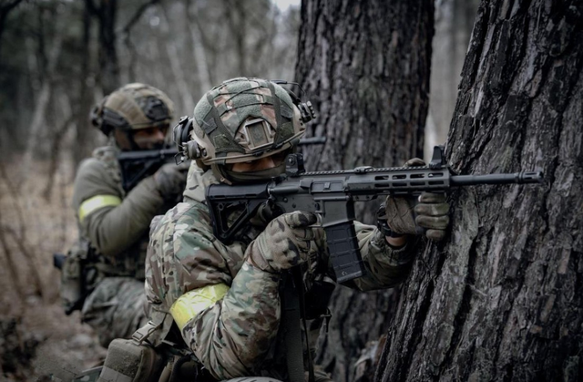 美国没想到，俄罗斯先下手为强，凌晨不宣而战	，炸死8名英美军官