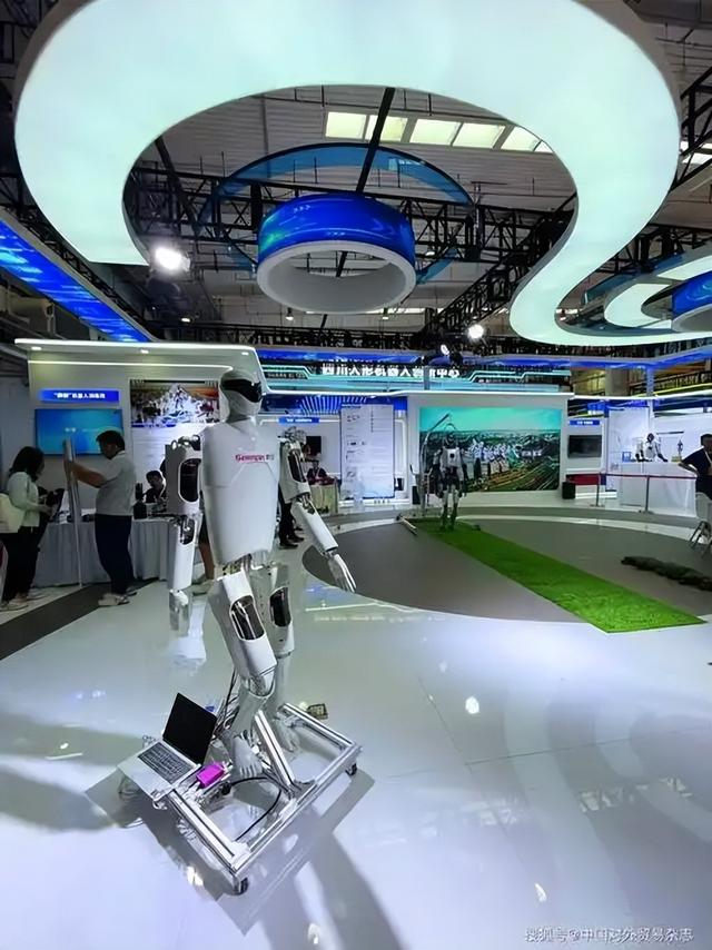 从 “堆参数” 到学大脑！“龙之幼雏” AI 新突破，靠谱又透明